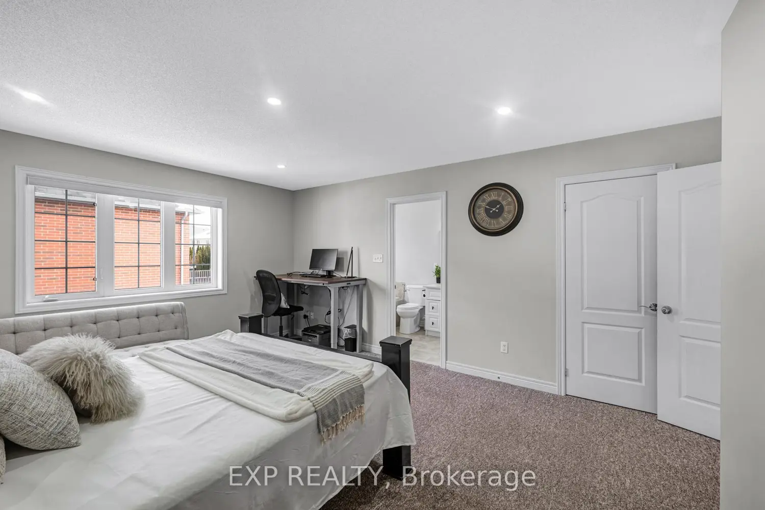 Additional image 7 of 565 Foxcroft Boulevard