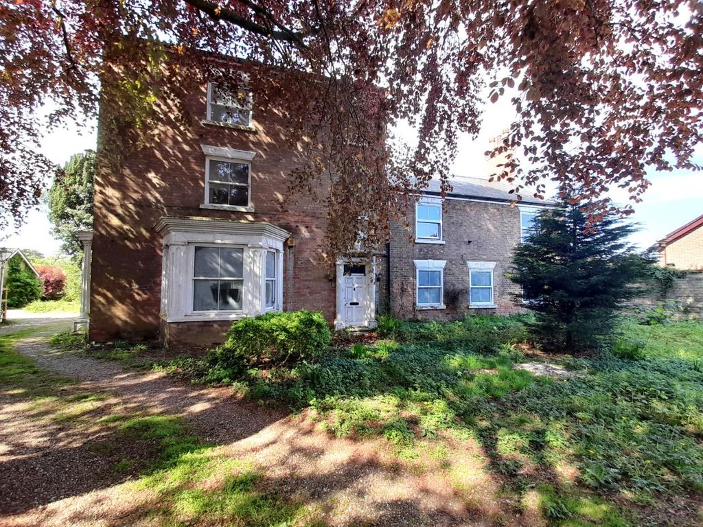 6 bed detached house for saleLea Road, Gainsborough DN21