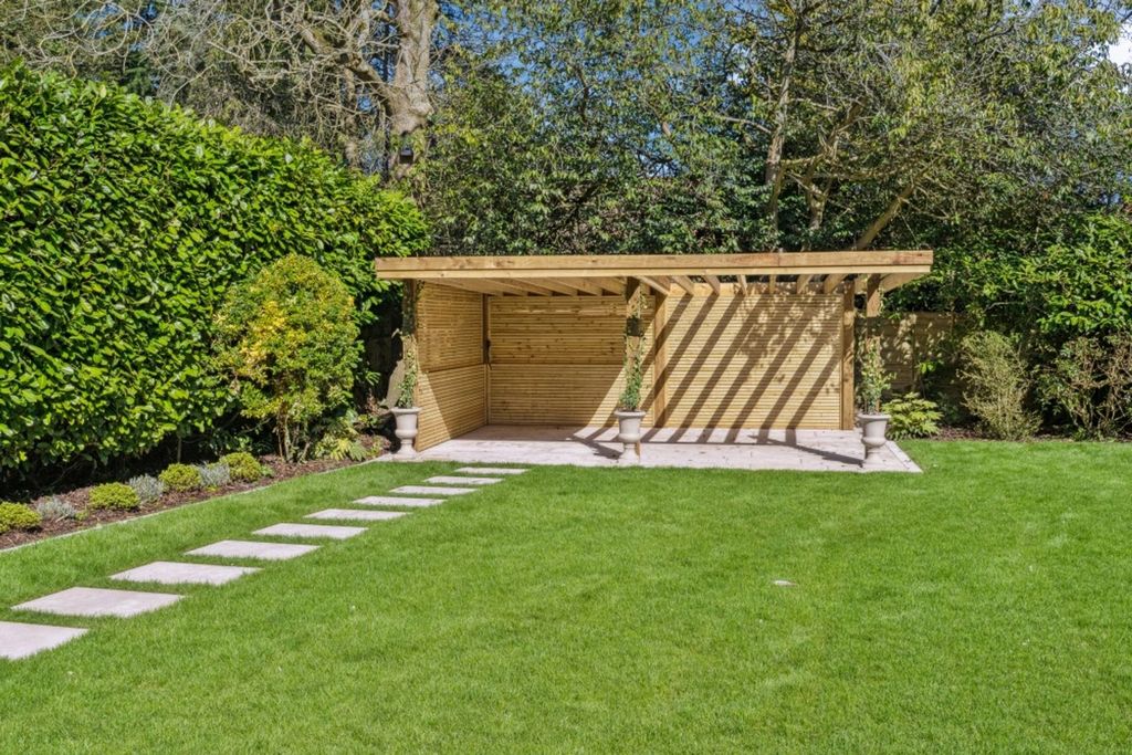 Additional image 24 of 6 bed detached house for saleHedgerley Lane, Gerrards Cross SL9