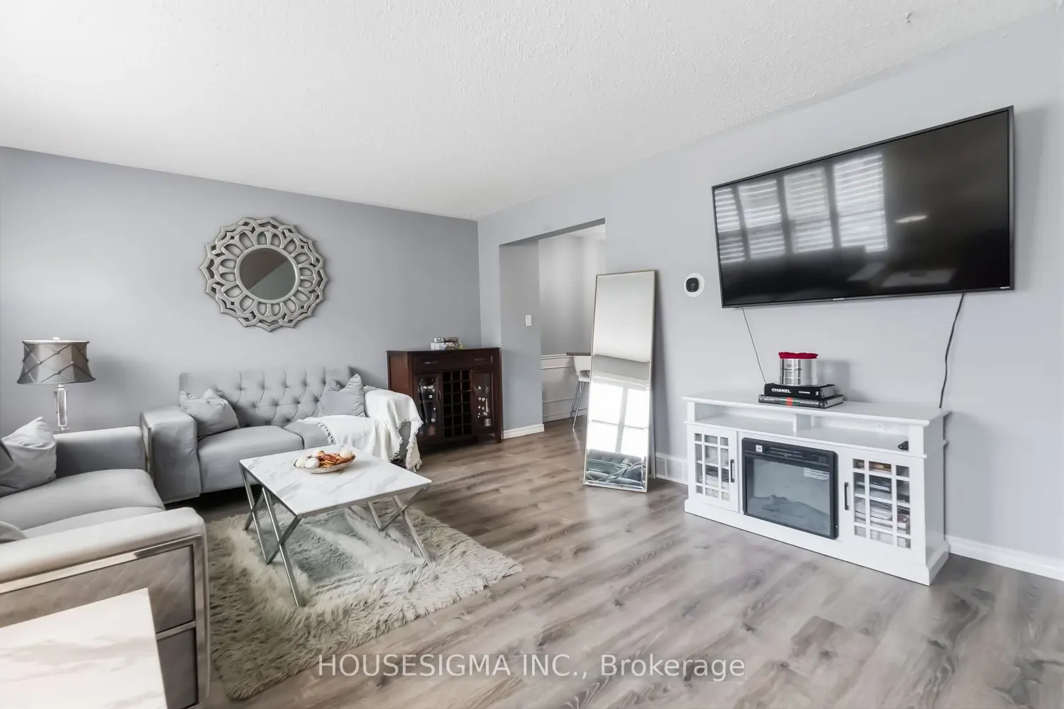 861 Dearness Drive photo 3