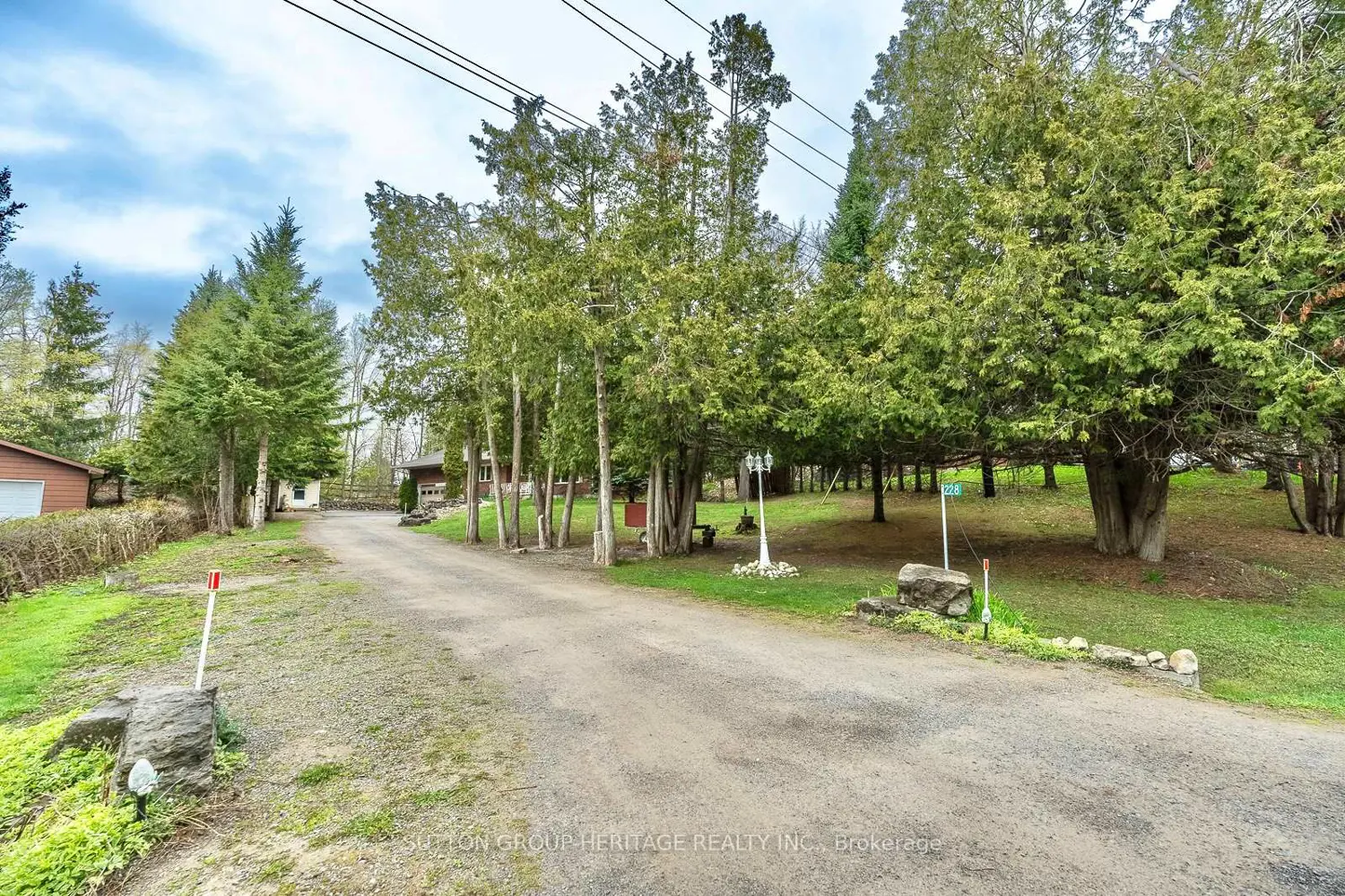 228 Pirates Glen Drive photo 3