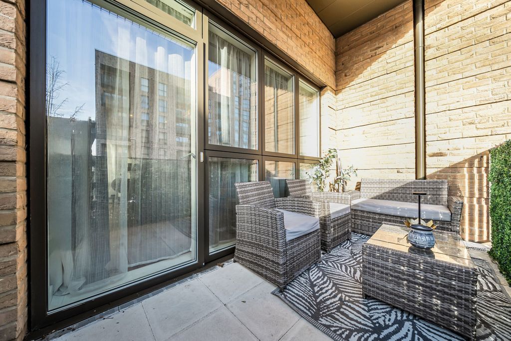 Additional image 10 of 2 bed flat for saleArthur Street, Erith DA8
