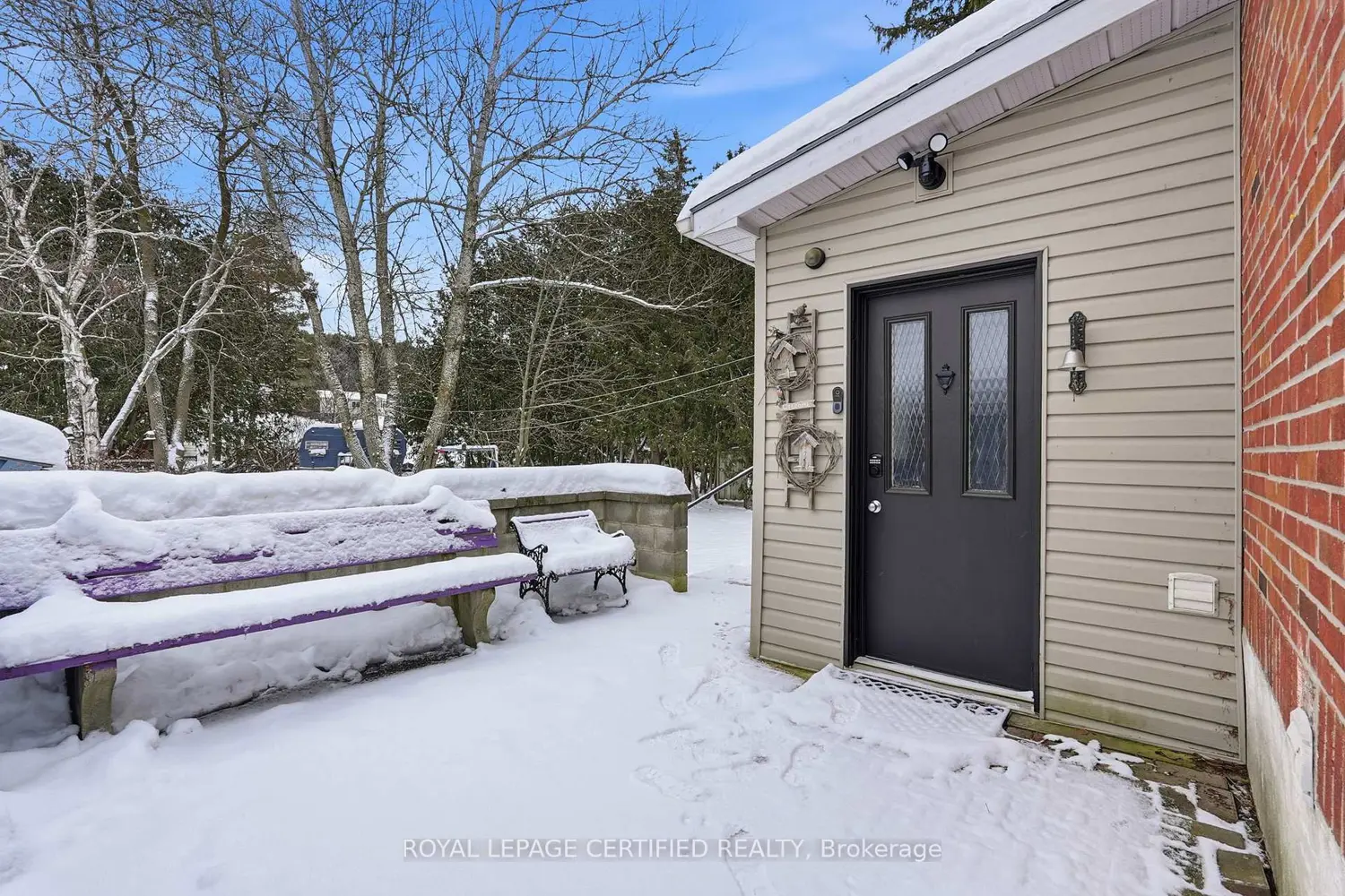 883 7Th Avenue photo 3