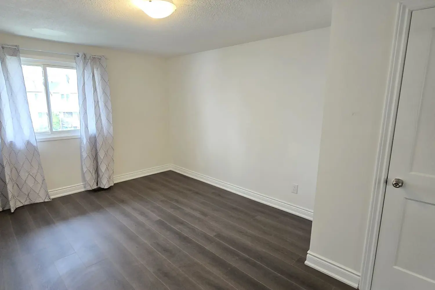 6 Grove Park Square photo 5