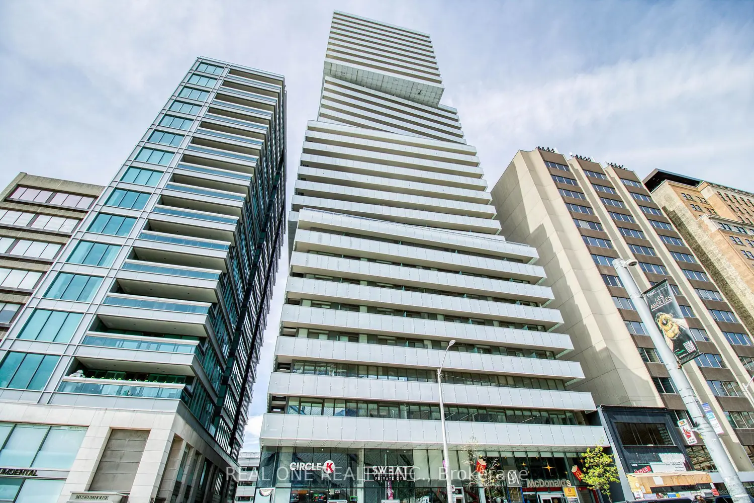 200 Bloor Street 3104
