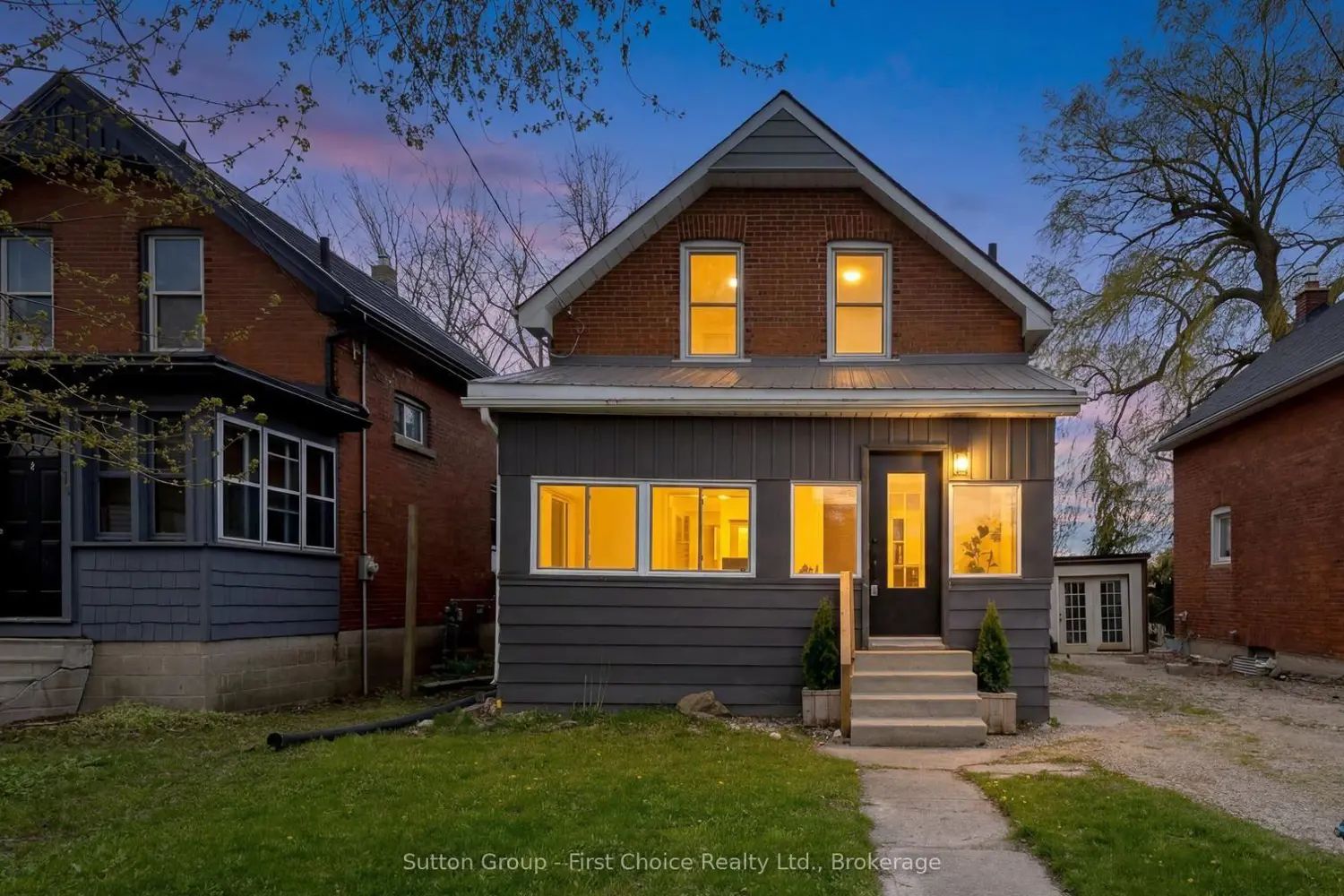383 Douro Street photo 3