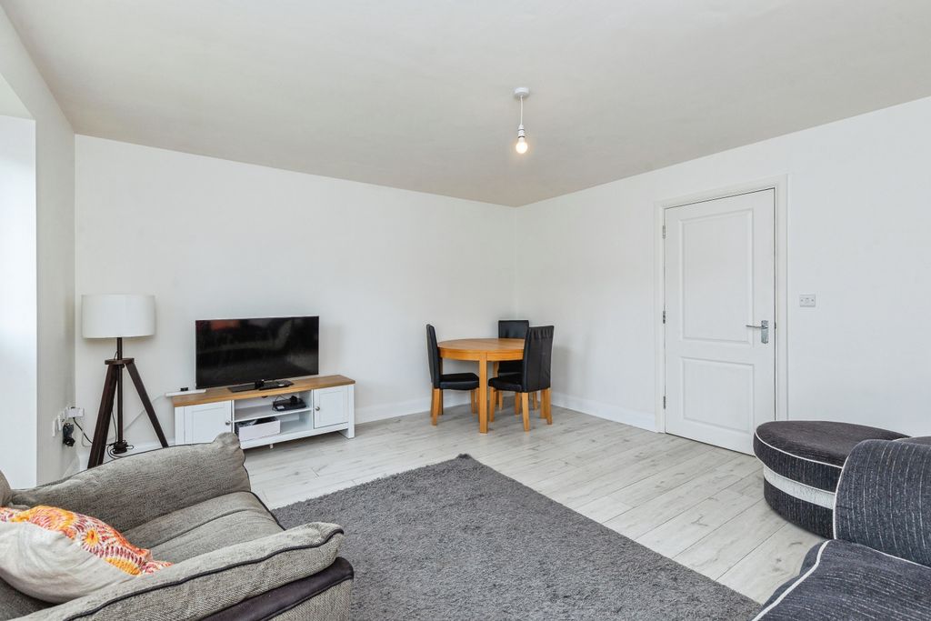 Additional image 2 of 4 bed terraced house for saleLivingstone Road, Gillingham ME7