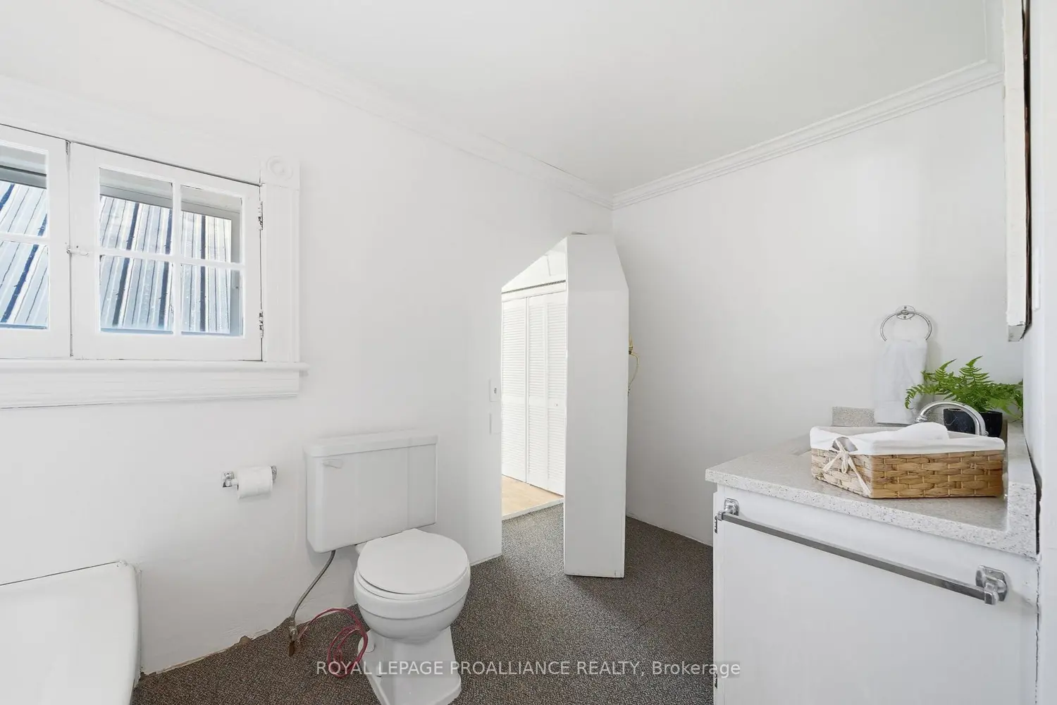287 John Street photo 5