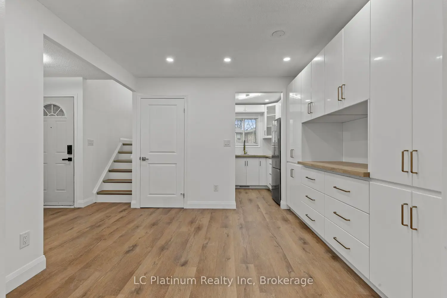 302 Vine Street 29 photo 3