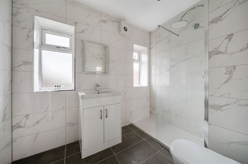 Additional image 7 of Property for saleHighlands Road, Fareham, Hampshire PO15