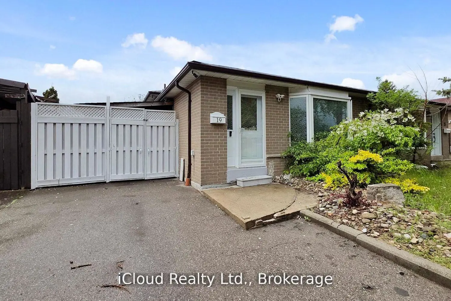 19 Flamingo Crescent