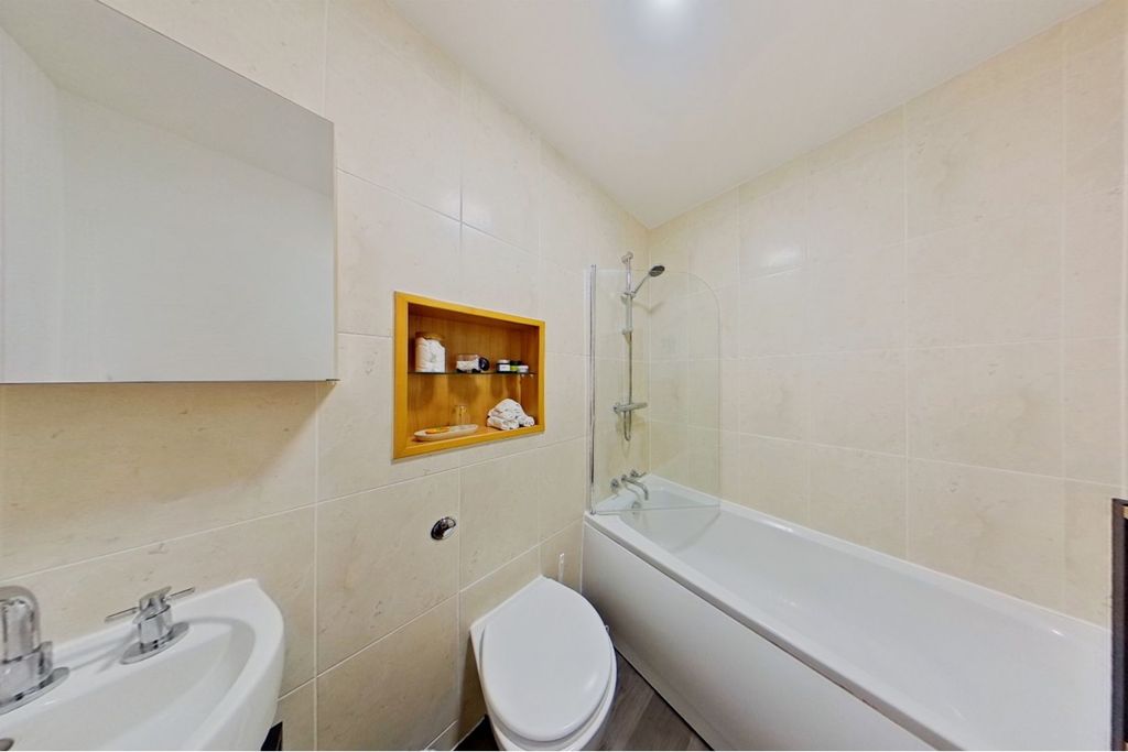 Additional image 15 of 2 bed flat for saleWorsdell Drive, Gateshead NE8