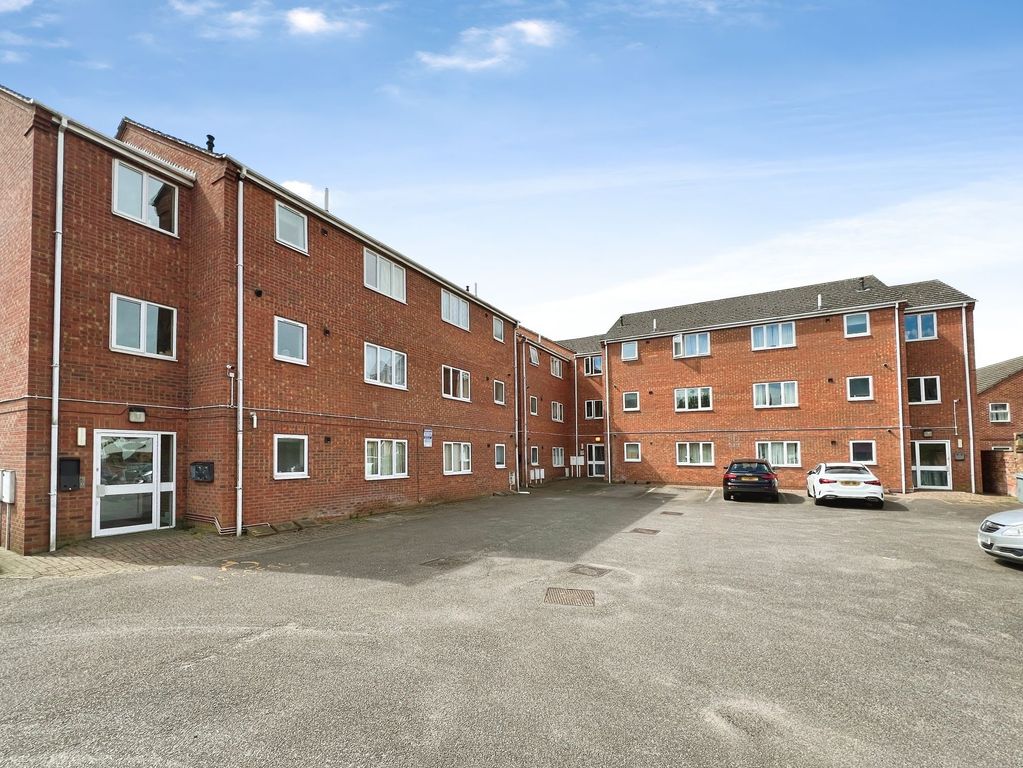2 bed flat for saleUniversity Court, Grantham NG31