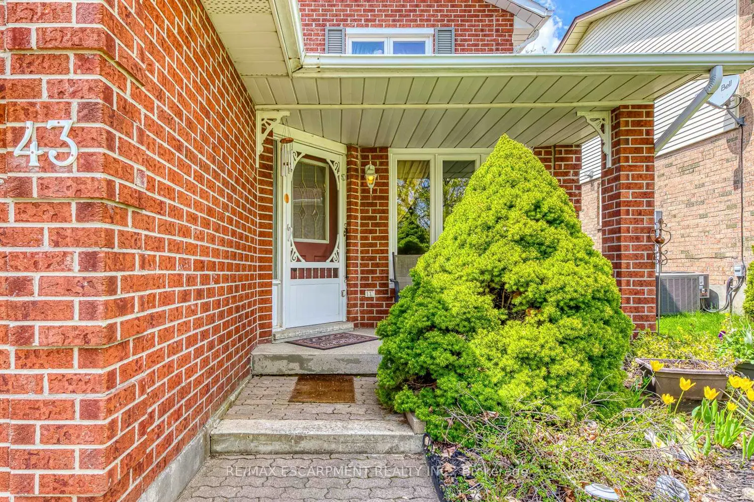 43 Niska Drive photo 3