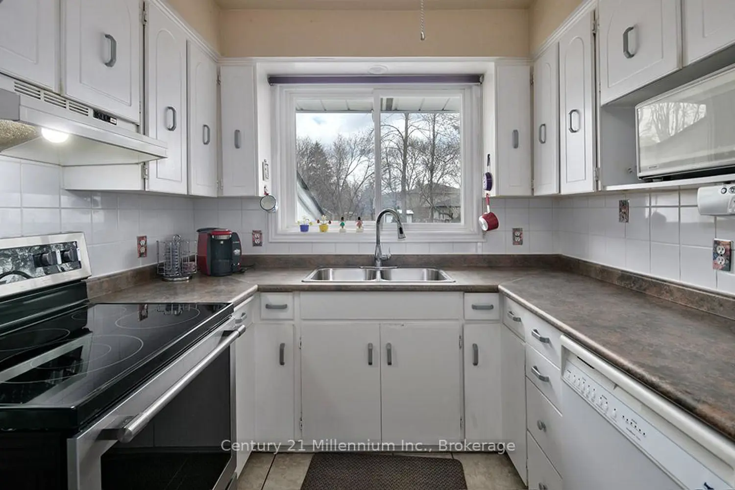 555 Spruce Street photo 5