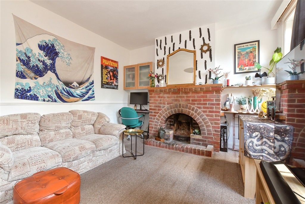 Additional image 2 of 3 bed flat for saleTennyson Road, Freshwater, Isle Of Wight PO40
