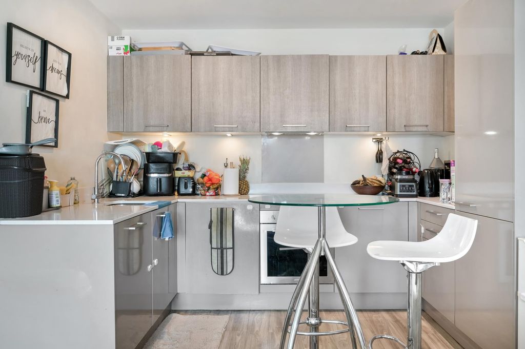 Additional image 3 of 2 bed flat for saleAdmiralty Court, Ocean Drive, Gillingham ME7