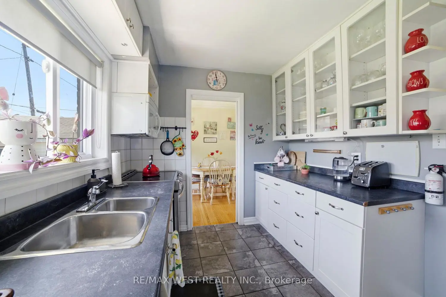 320 Pearl Street photo 4