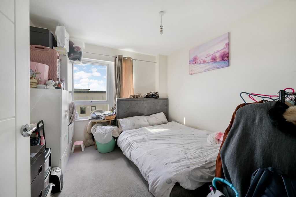 Additional image 6 of 2 bed flat for saleAdmiralty Court, Ocean Drive, Gillingham ME7