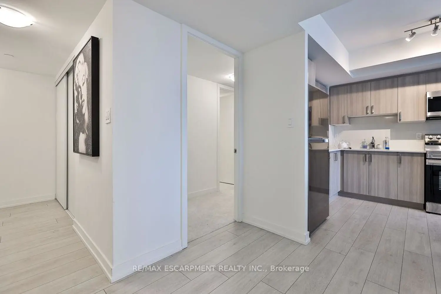 Additional image 7 of 556 Marlee Avenue 606