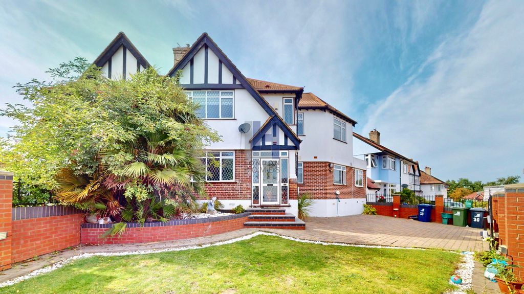 5 bed semi-detached house for saleFerrymead Gardens, Greenford, Greater London UB6
