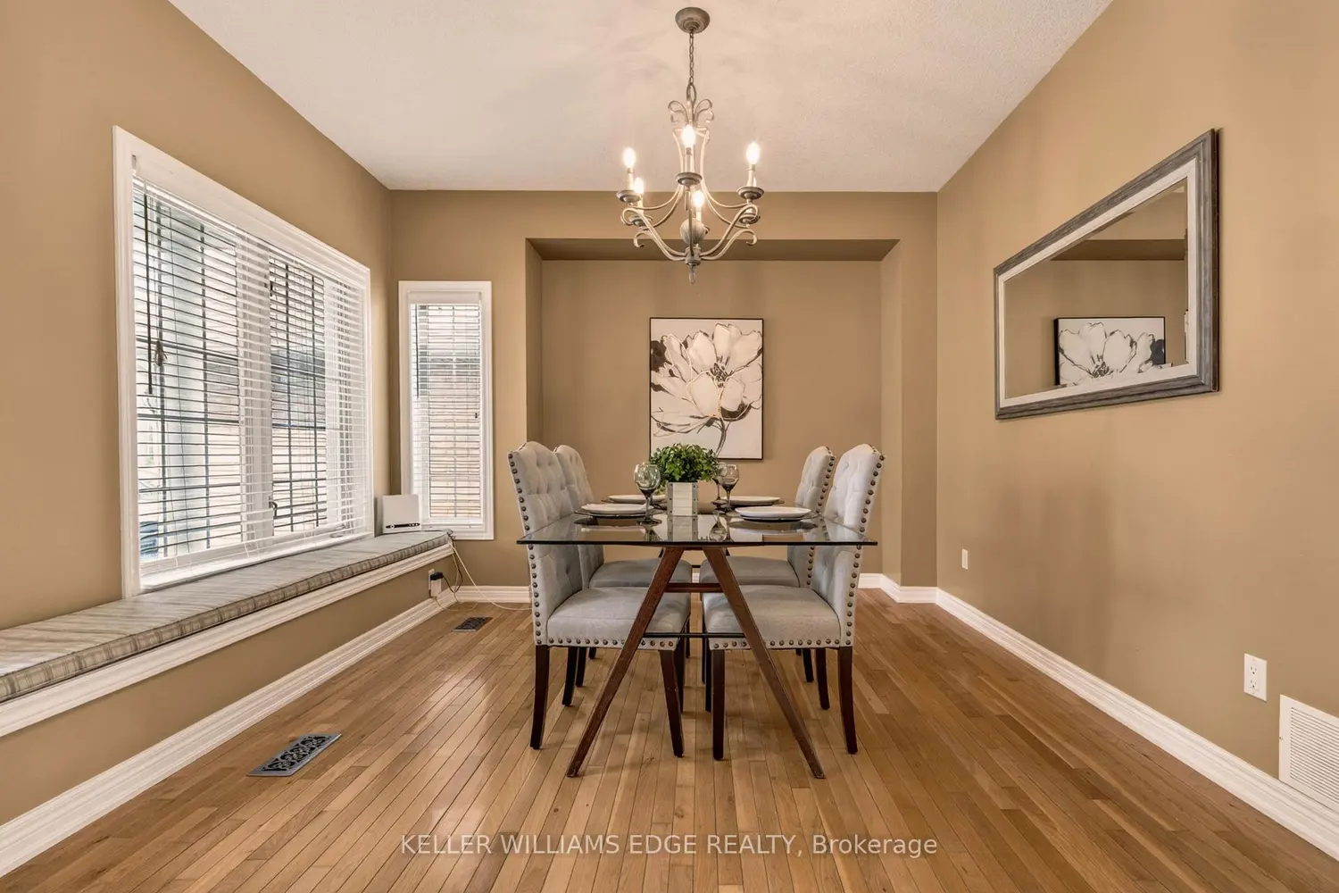 76 Moorland Crescent photo 2