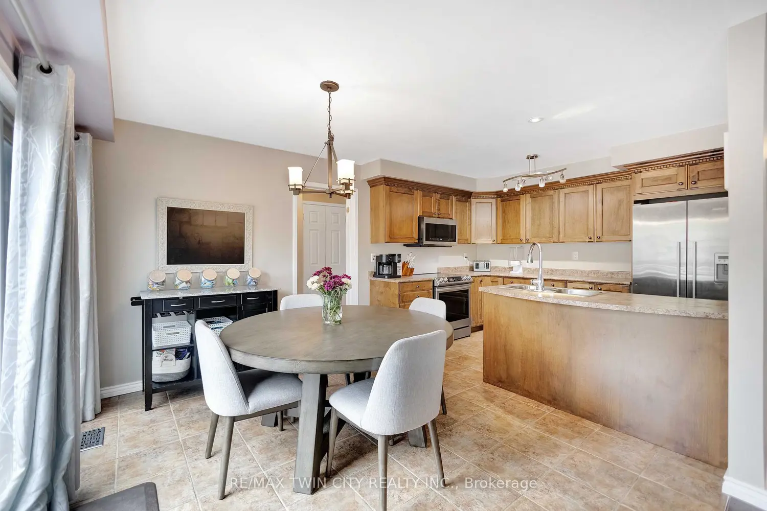 189 Hunter Way photo 4