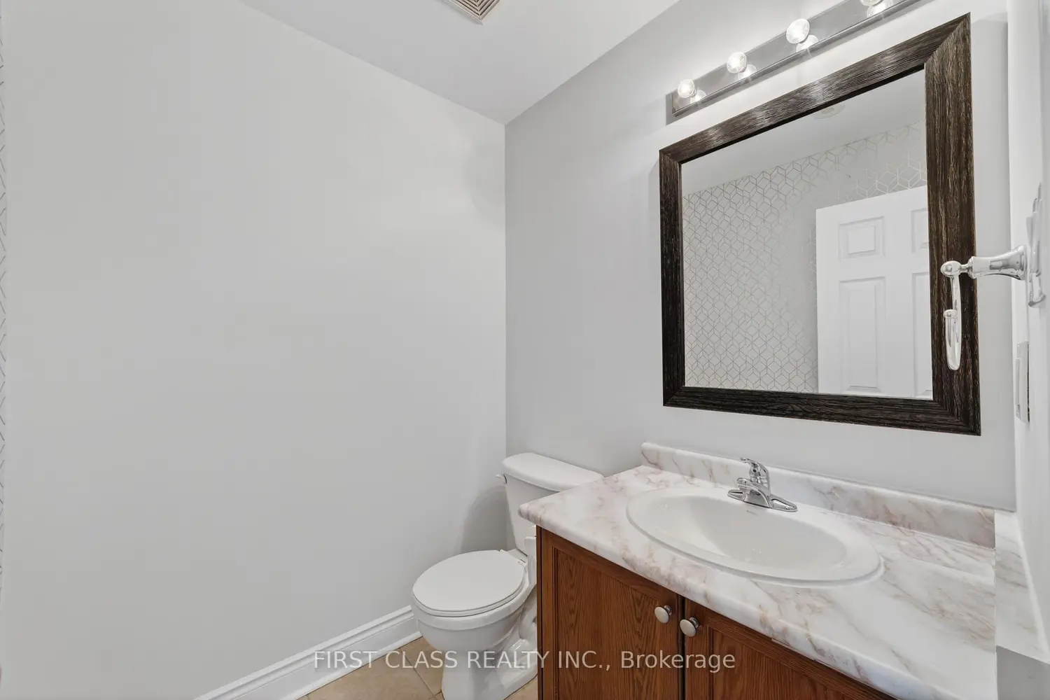 Additional image 6 of 3076 Lake Shore Boulevard Th10