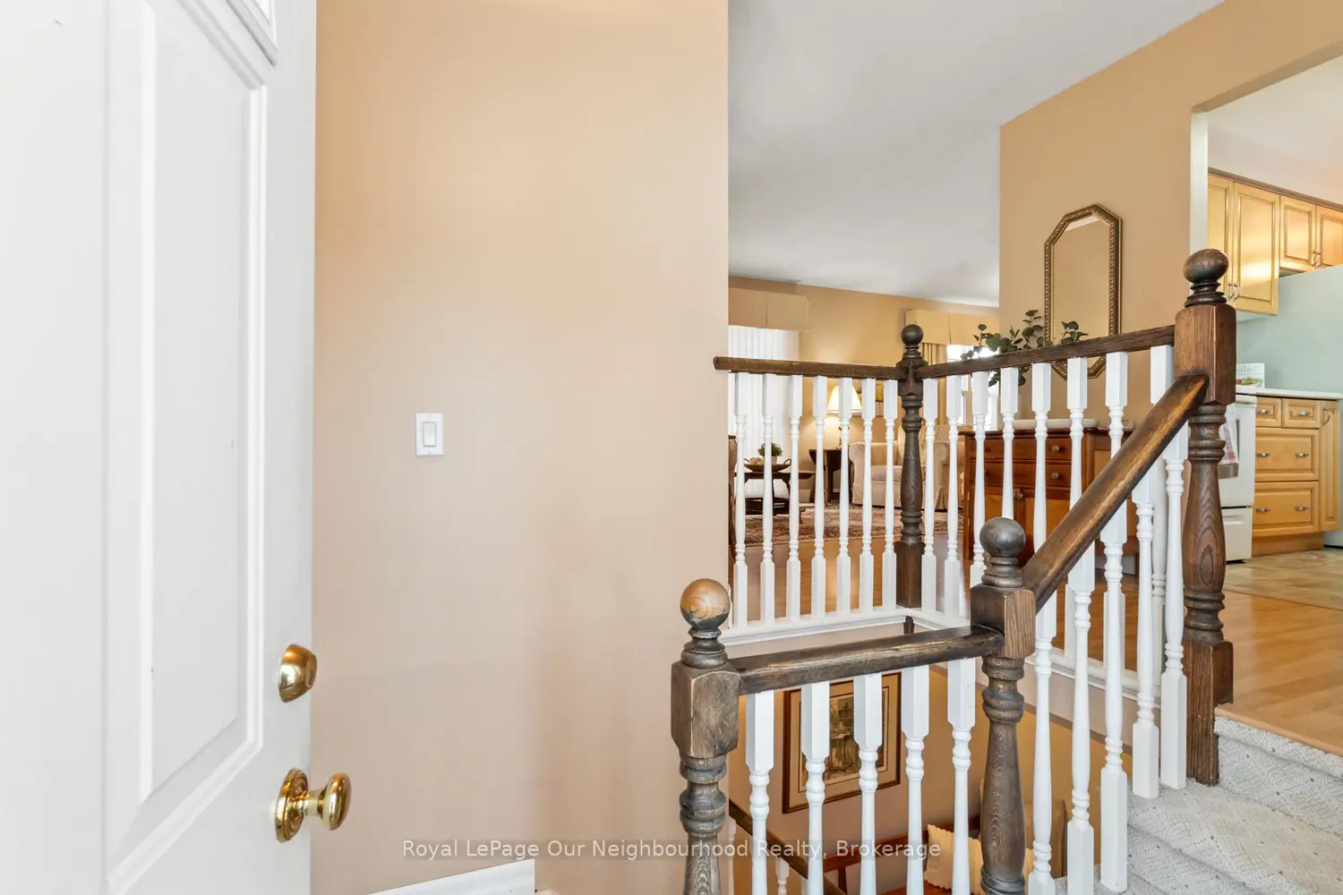 909 Whitefield Drive photo 3