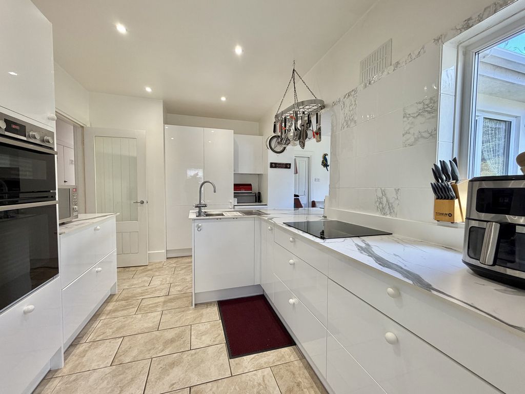 Additional image 6 of 3 bed bungalow for saleMadeira Lane, Freshwater PO40