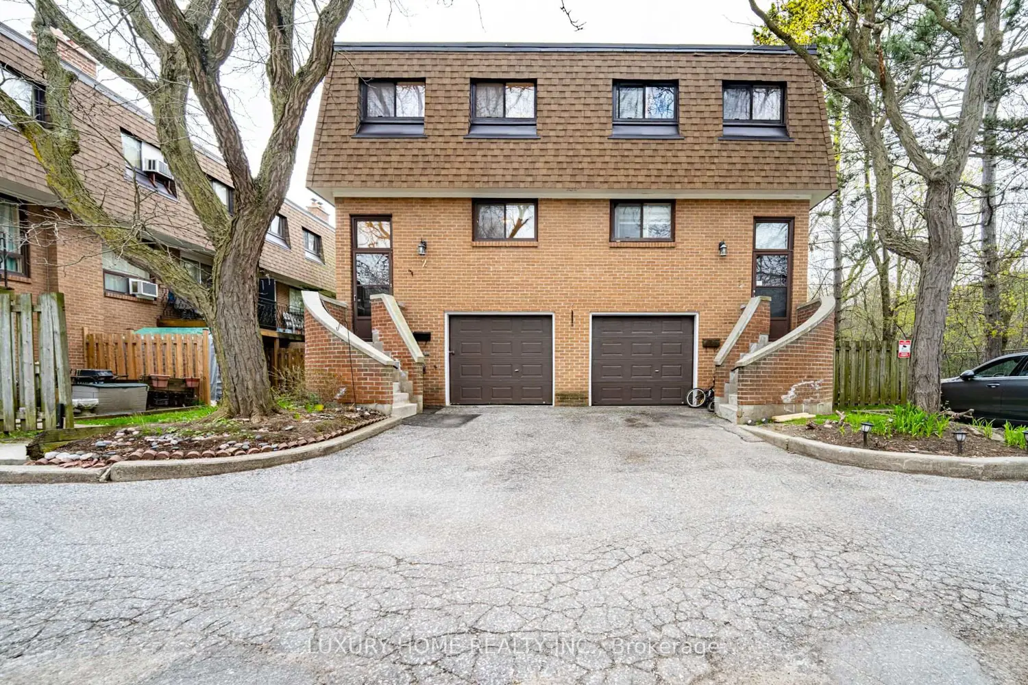 100 Henderson Avenue 2