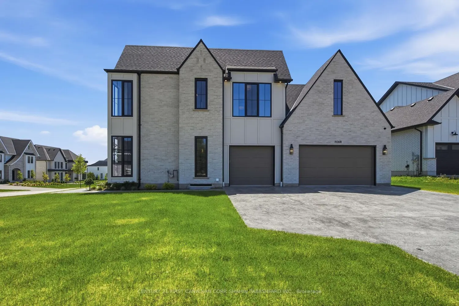 4 Edgeview Crescent photo 2
