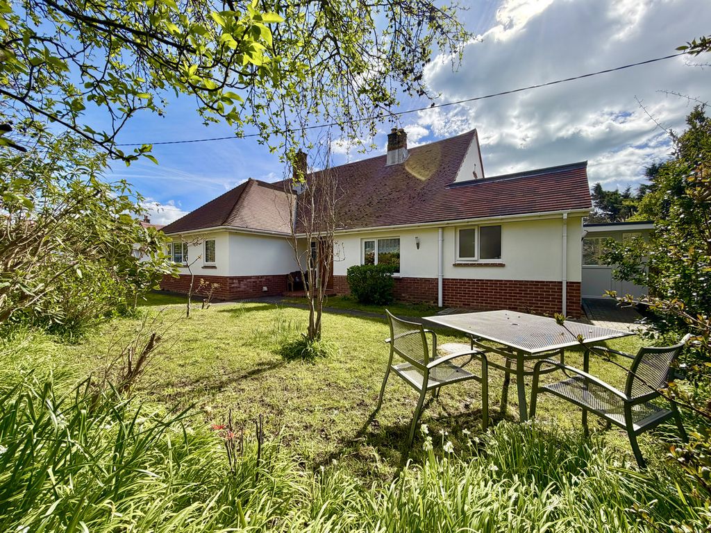 Additional image 4 of 3 bed bungalow for saleMadeira Lane, Freshwater PO40