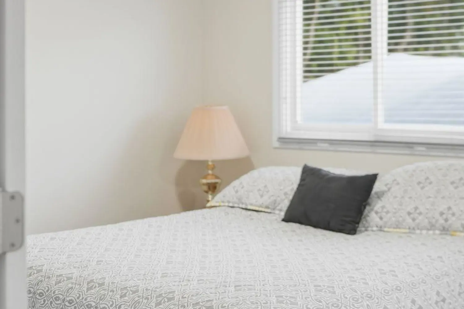 7 Finch Lane photo 3