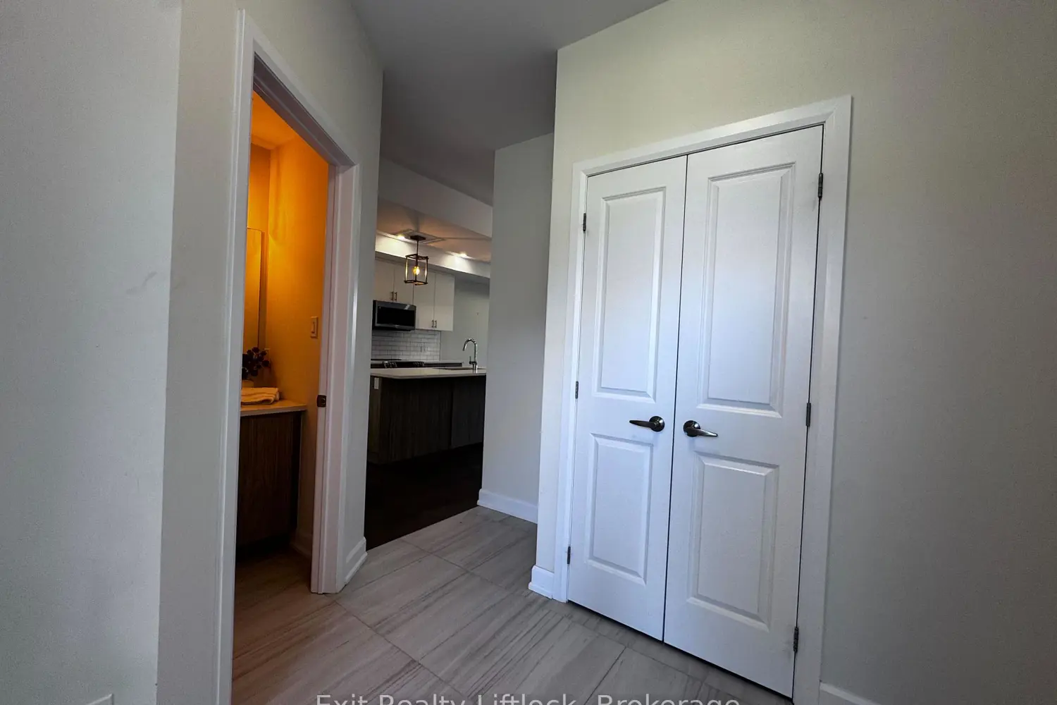 949 Bamford Terrace photo 4