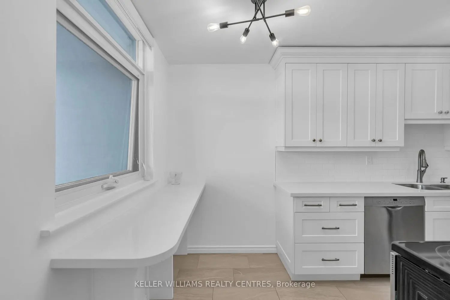 Additional image 4 of 7811 Yonge Street 407