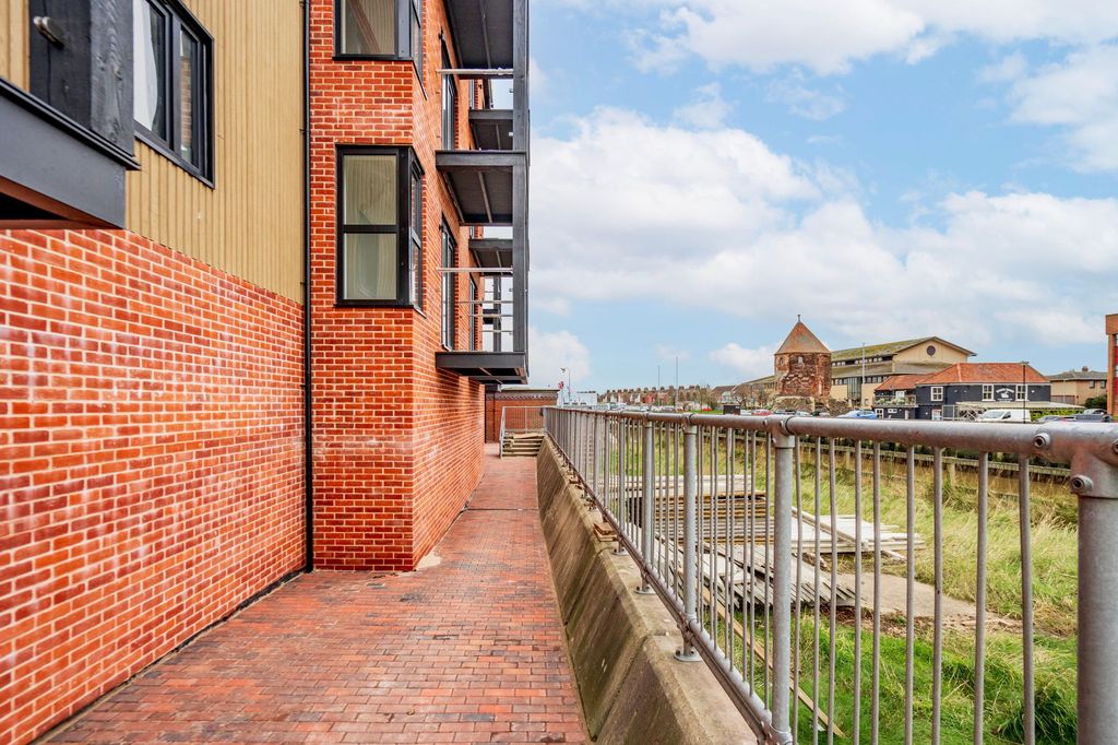 Additional image 8 of 2 bed penthouse for saleSidestrand Road, Great Yarmouth NR30