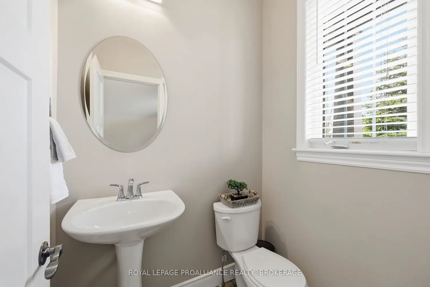 136 Simurda Court photo 5