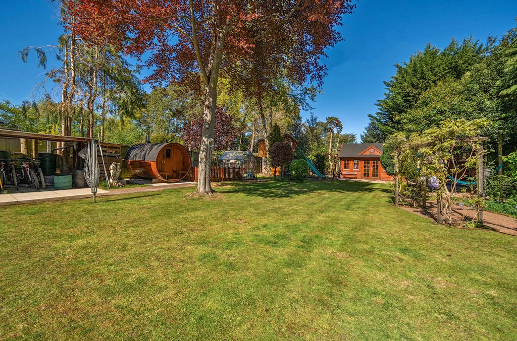 Additional image 19 of 4 bed detached house for saleReading Road South, Fleet, Hampshire GU52