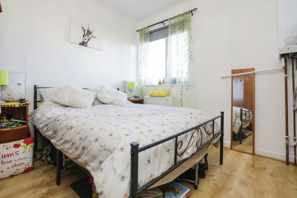 Additional image 5 of 1 bed flat for salePrinces Road, Felixstowe IP11