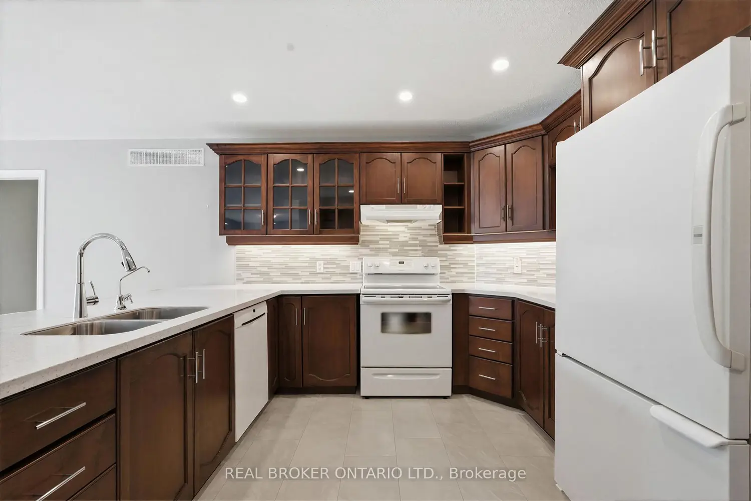 17 Parkside Drive photo 3
