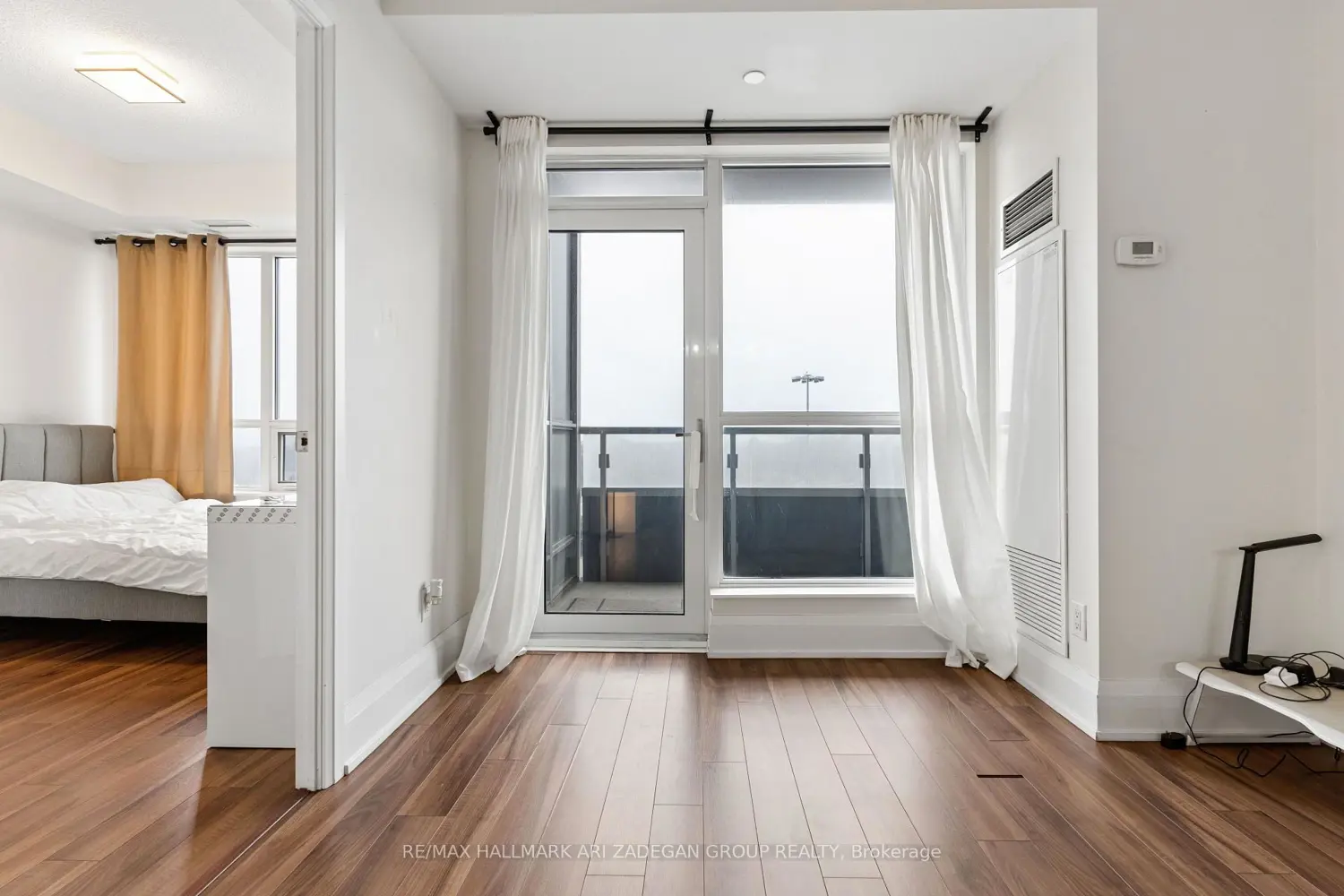 Additional image 8 of 120 Harrison Garden Boulevard 907