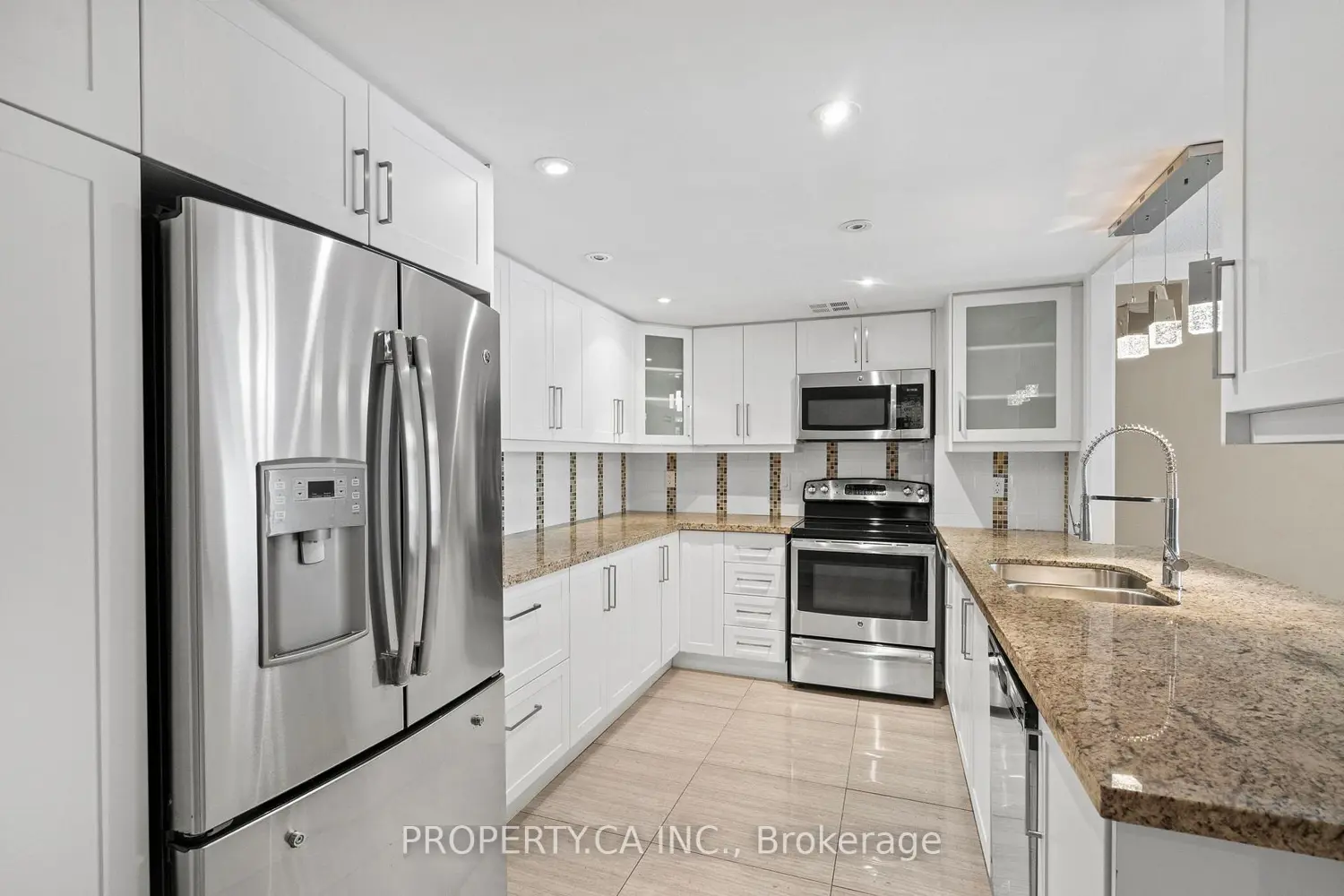 7601 Bathurst Street 101 photo 4