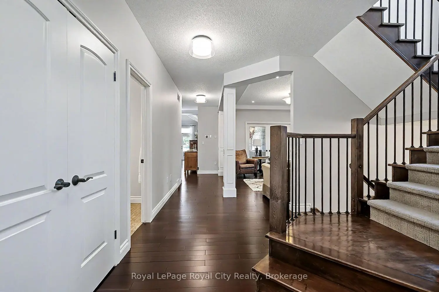 8 Zaduk Place photo 4