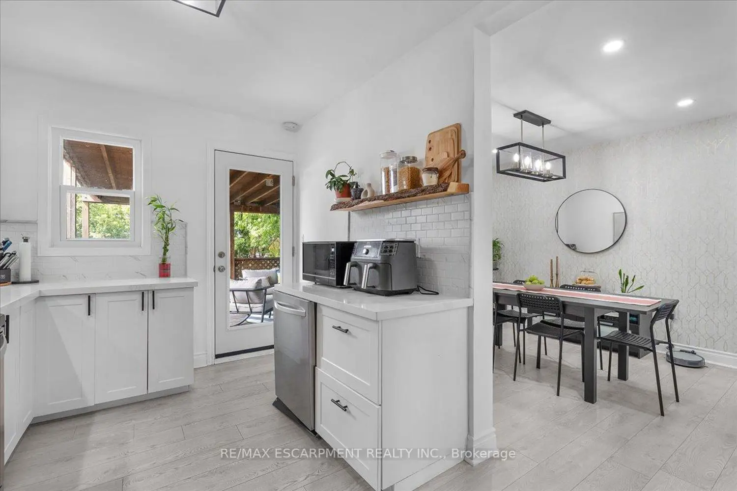 133 Frederick Avenue photo 2