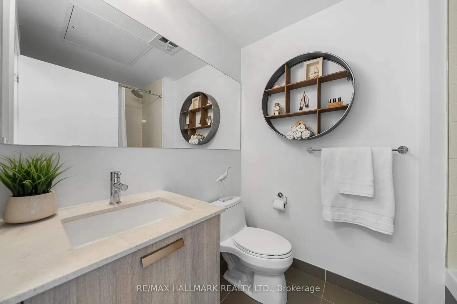 Additional image 15 of 1815 Yonge Street 1106
