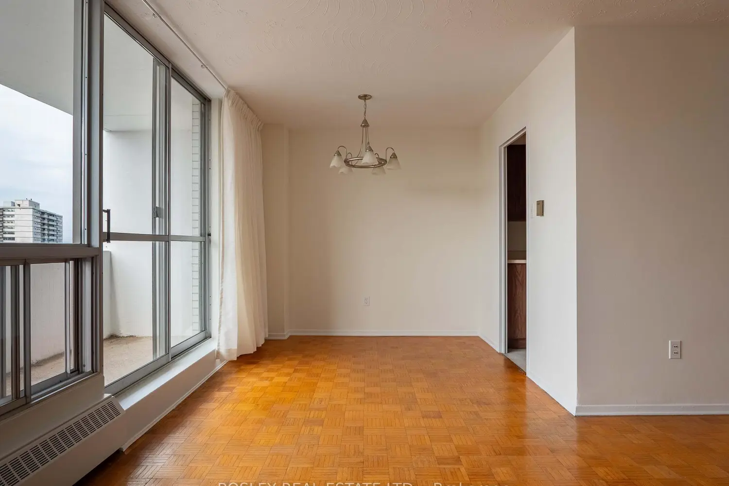15 Towering Heights Boulevard 808 photo 4