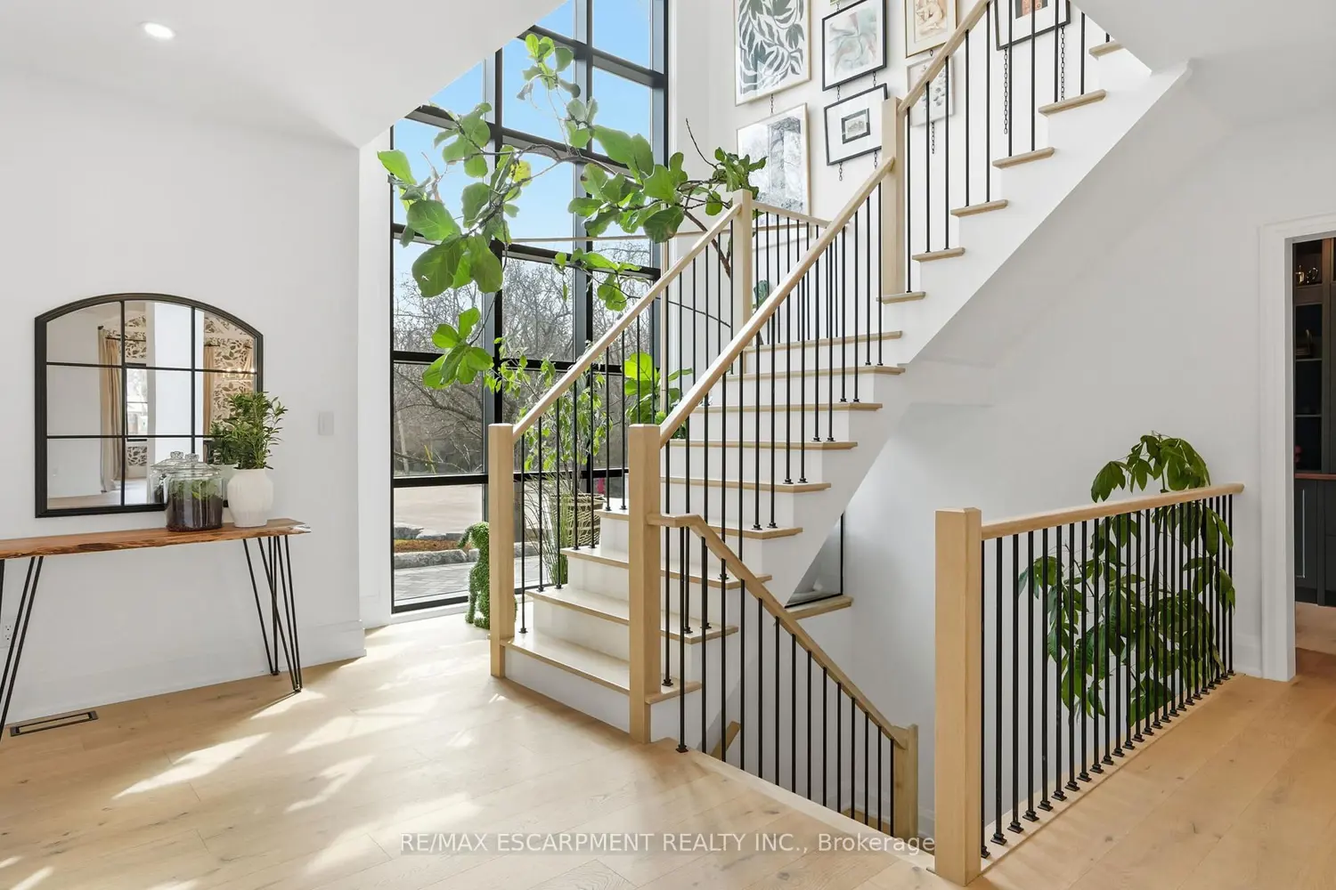 136 Rockcliffe Road photo 2