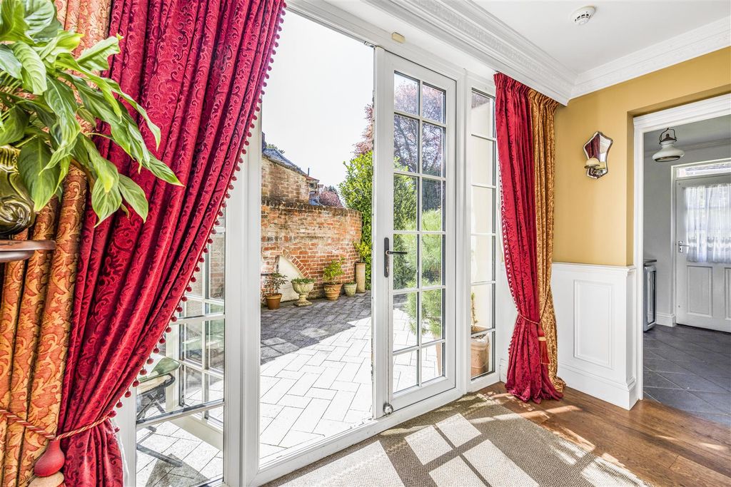 Additional image 30 of 5 bed property for saleCastle Street, Portchester PO16