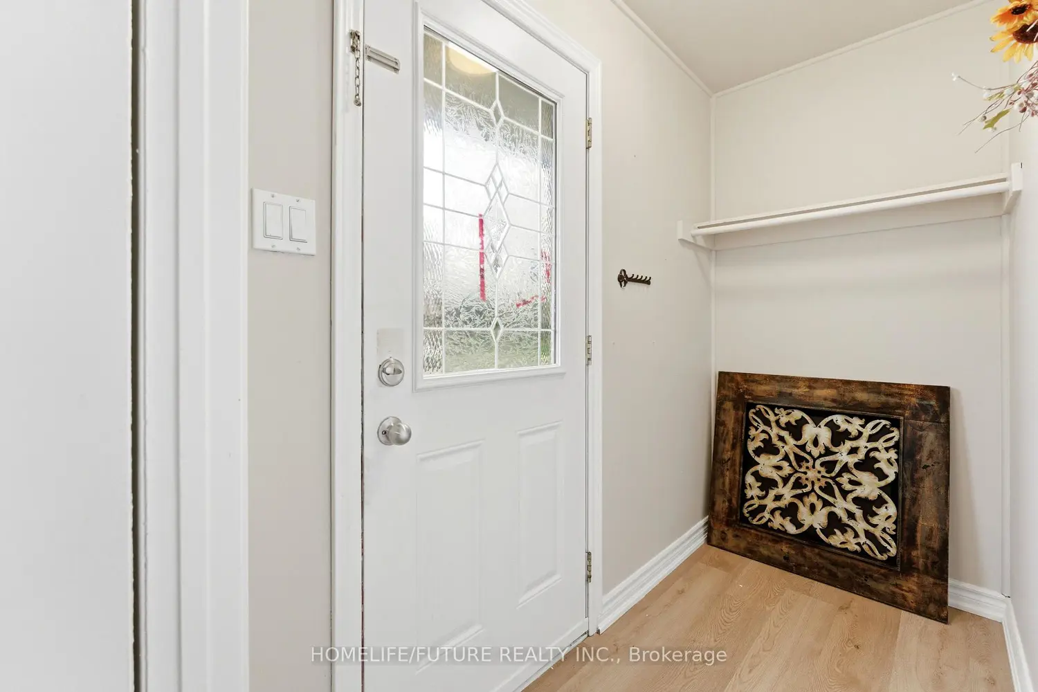102 Kings Crescent photo 2